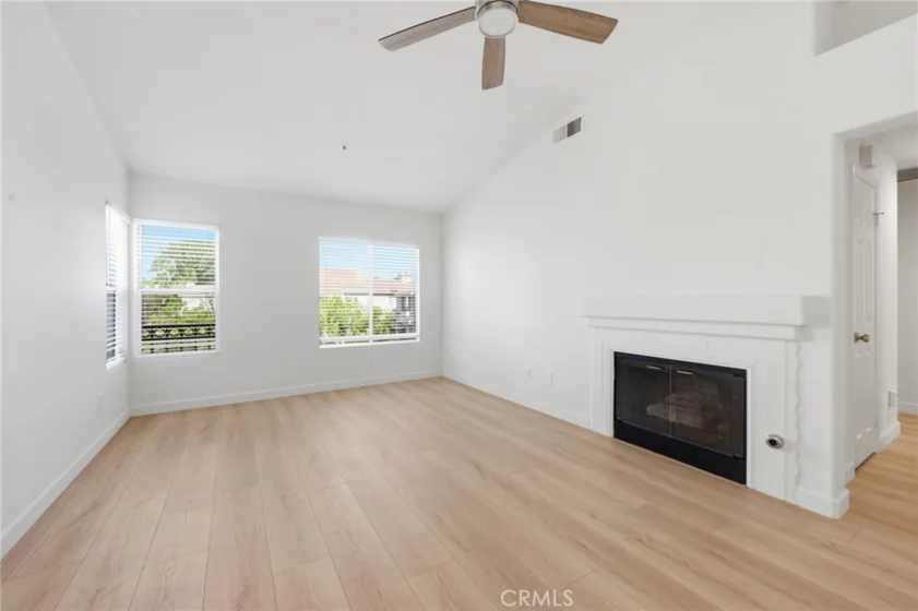 157 California Court photo 33