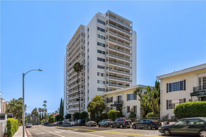 999 N Doheny Drive #310 photo 22
