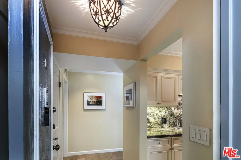 906 N Doheny Drive #510 photo 15