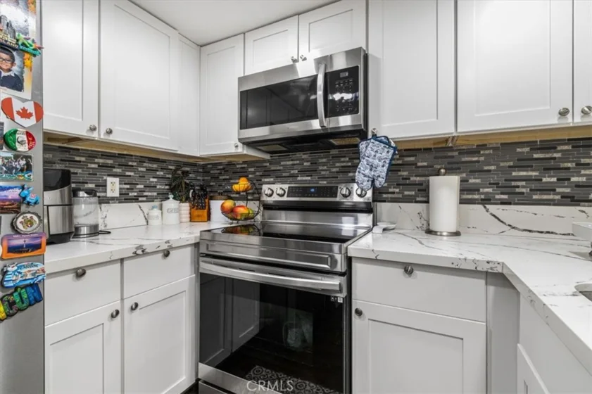 278 N Wilshire #129 photo 11