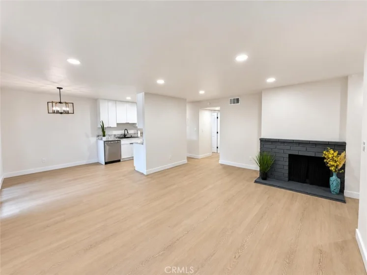 17574 Vandenberg #11 photo 6