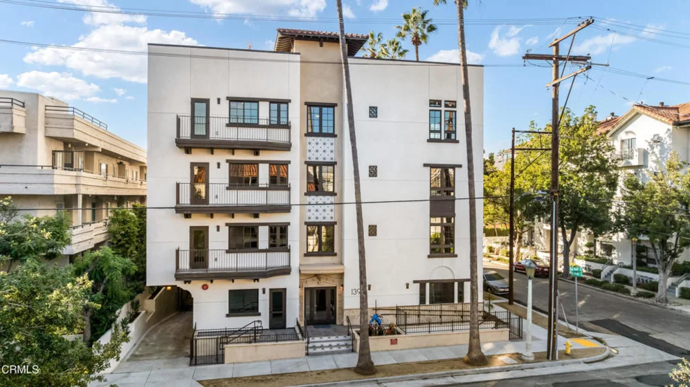 139 S Oak Knoll Avenue #301 photo 26