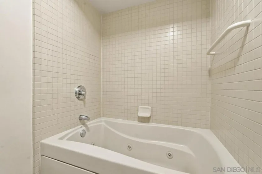 500 W Harbor Drive #504 photo 32