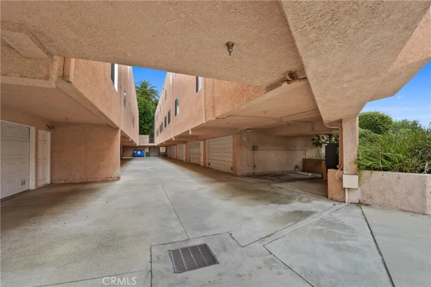 1158 W 11th Street #J photo 30