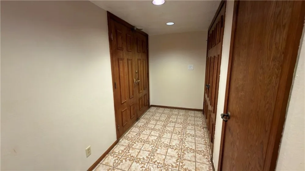 6358 Riviera Circle photo 5