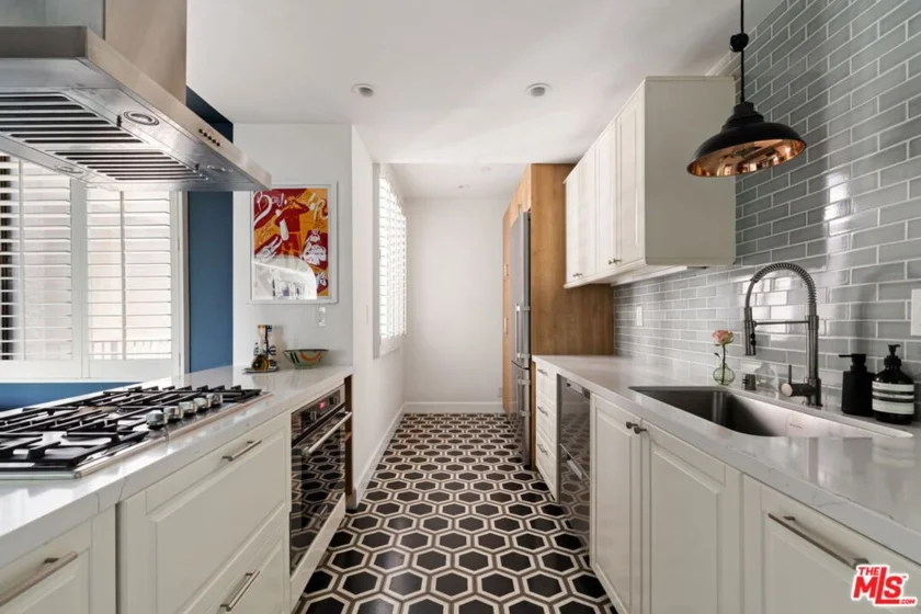 8455 Fountain Avenue #301 photo 11