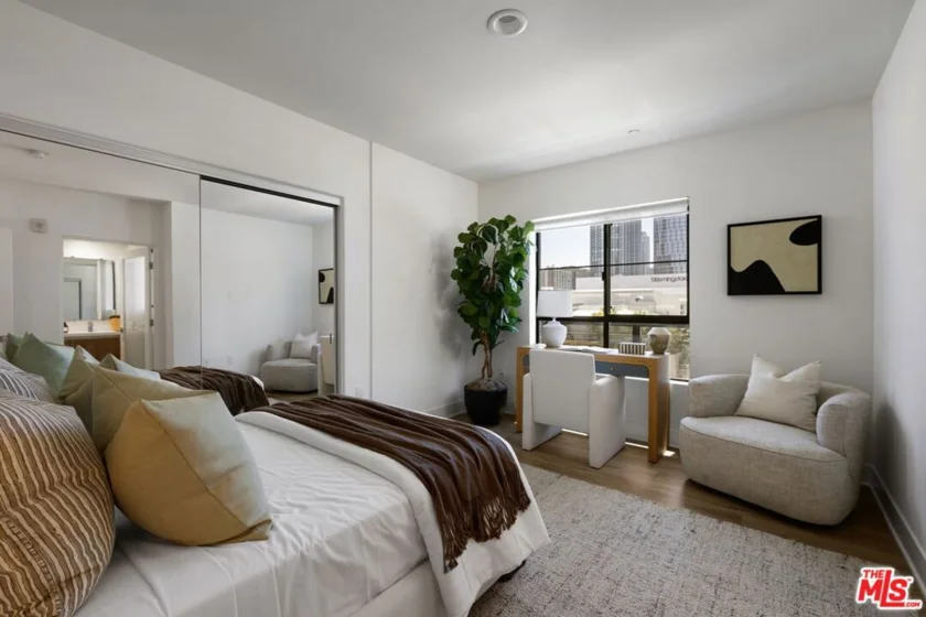 10269 Santa Monica Boulevard photo 12