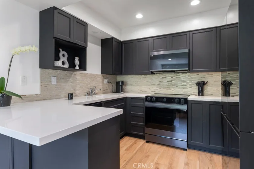 1015 N Michillinda #302 photo 11