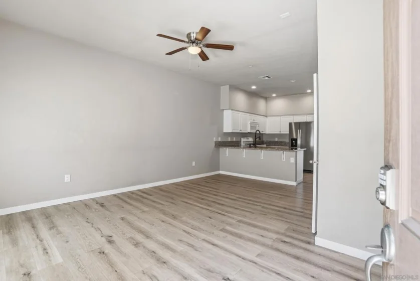 1329 Holly Avenue photo 8
