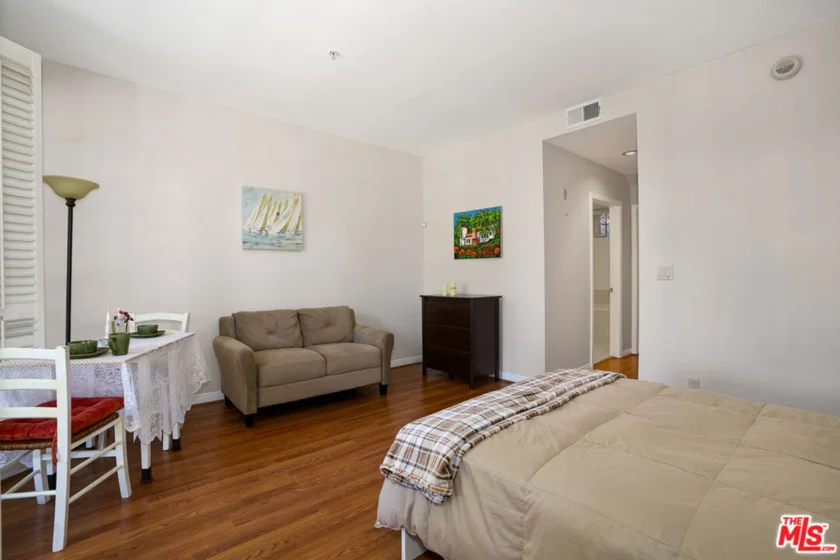 10630 Eastborne Avenue #306 photo 30