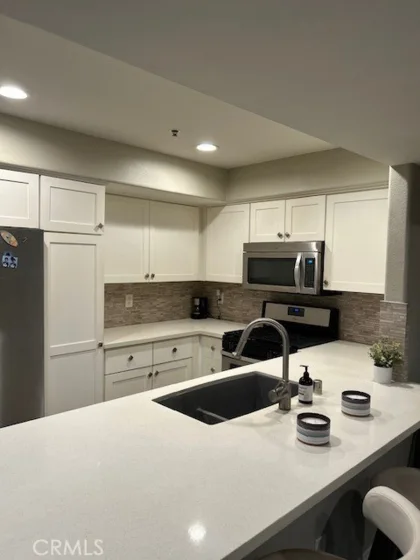 200 Pacific Coast Hwy #110 photo 8