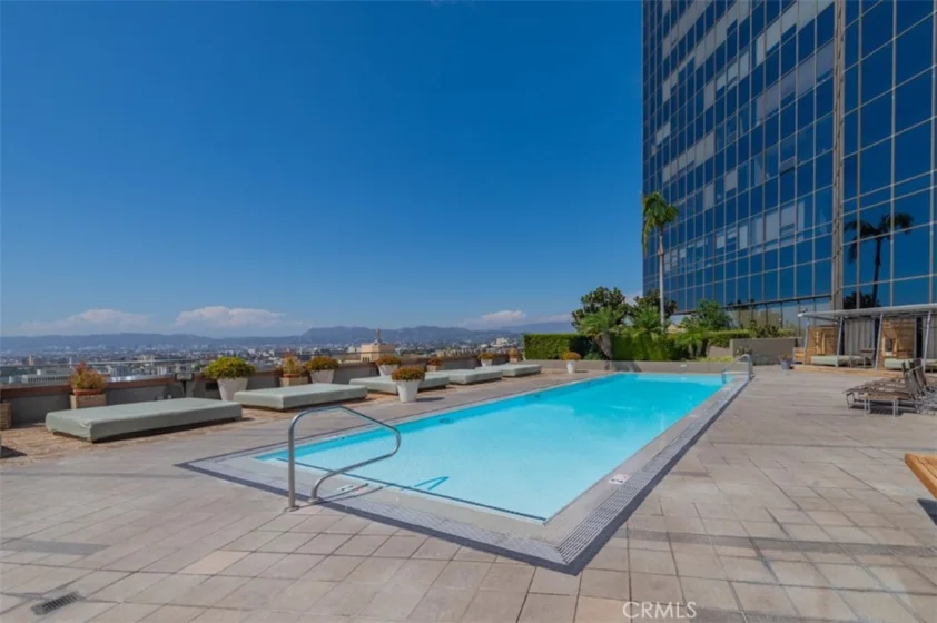 1100 Wilshire Boulevard #2805 photo 1