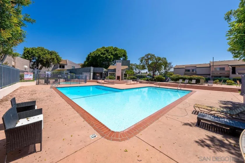 3266 Ashford Street #M photo 18