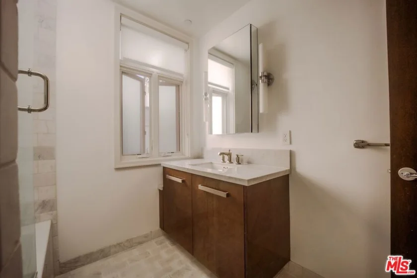 447 N Doheny Drive #104 photo 19