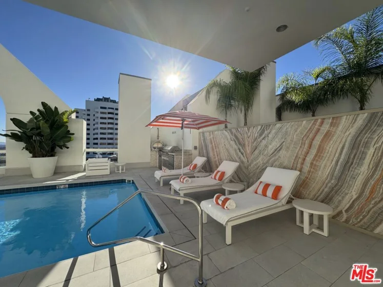 10520 Wilshire Boulevard #701 photo 27