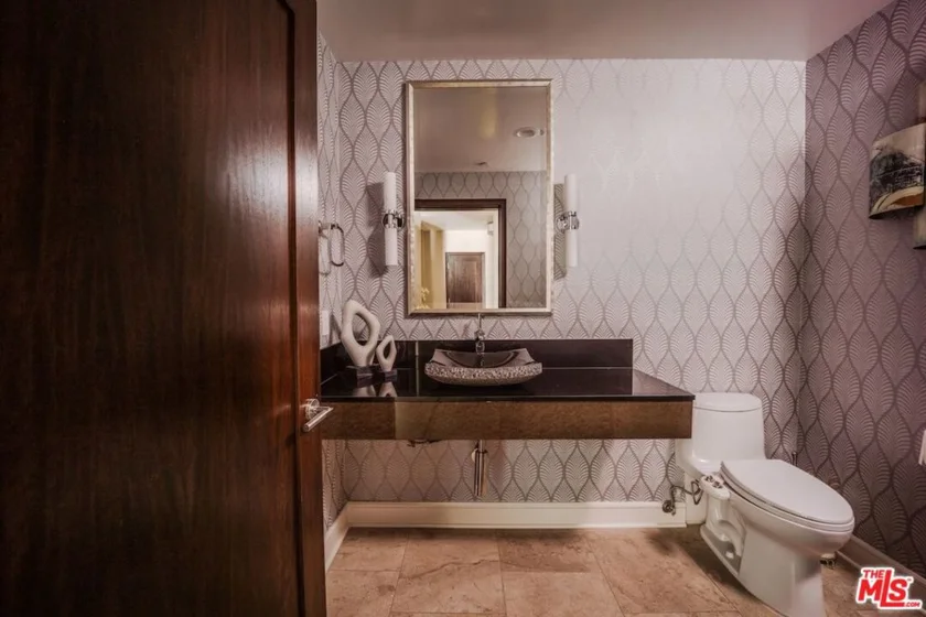 447 N Doheny Drive #104 photo 5