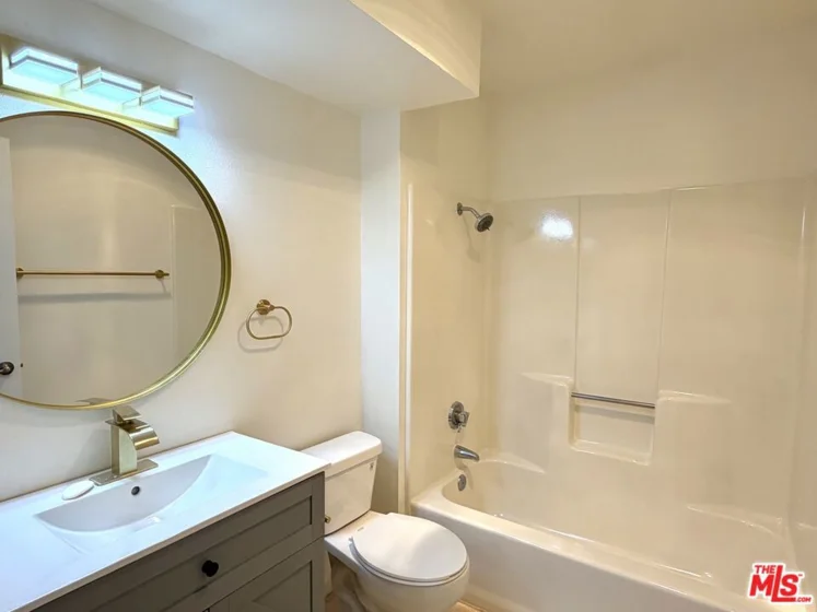 1118 Valencia Street #219 photo 14