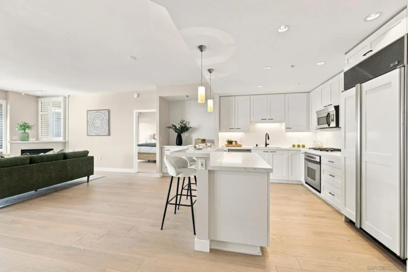700 W Harbor Drive #1805 photo 4