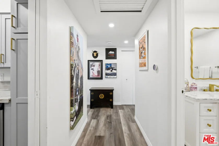 7135 Hollywood Boulevard #206 photo 5