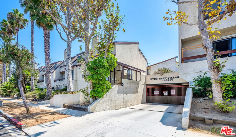 620 W Hyde Park Boulevard #111 photo 1