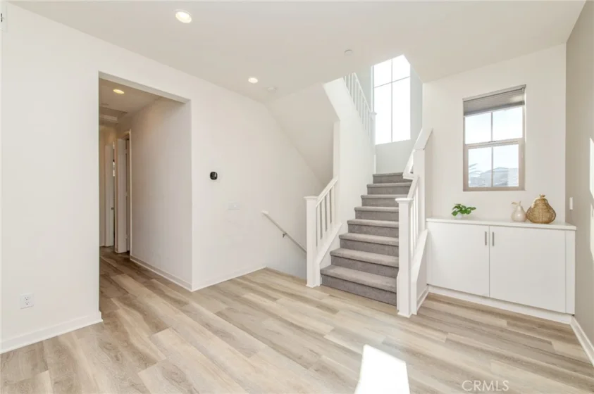 192 Finch photo 25