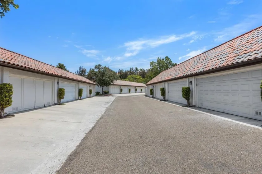 16424 Avenida Venusto #E photo 24