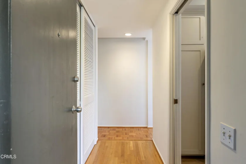 960 San Pasqual #205 photo 3
