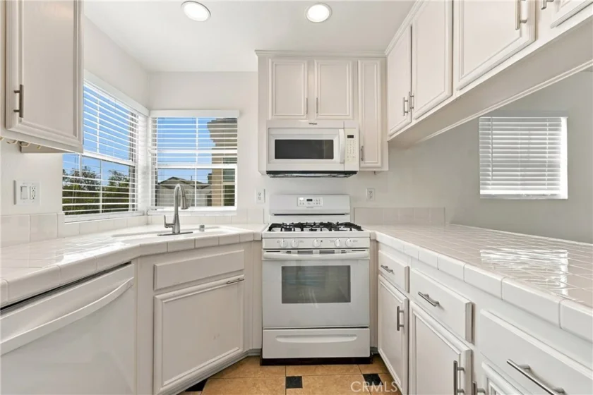 3294 W Orange photo 15
