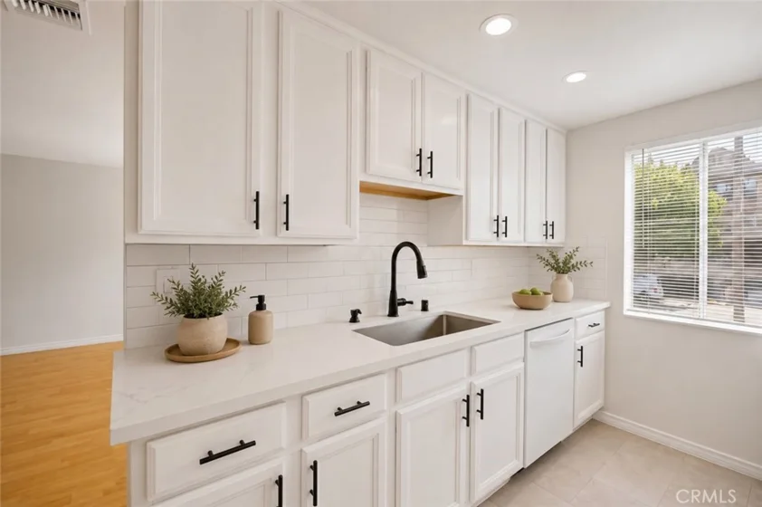5055 Coldwater Canyon Avenue #105 photo 11