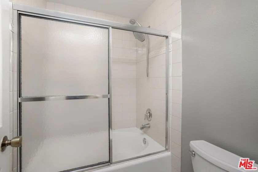 15231 Magnolia Boulevard #114 photo 15