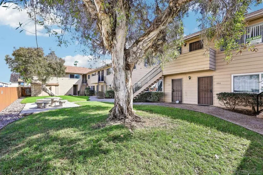 1274 Holly Avenue photo 35