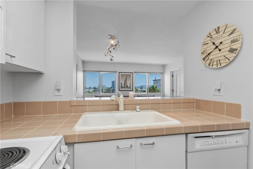 525 E Seaside #710 photo 14