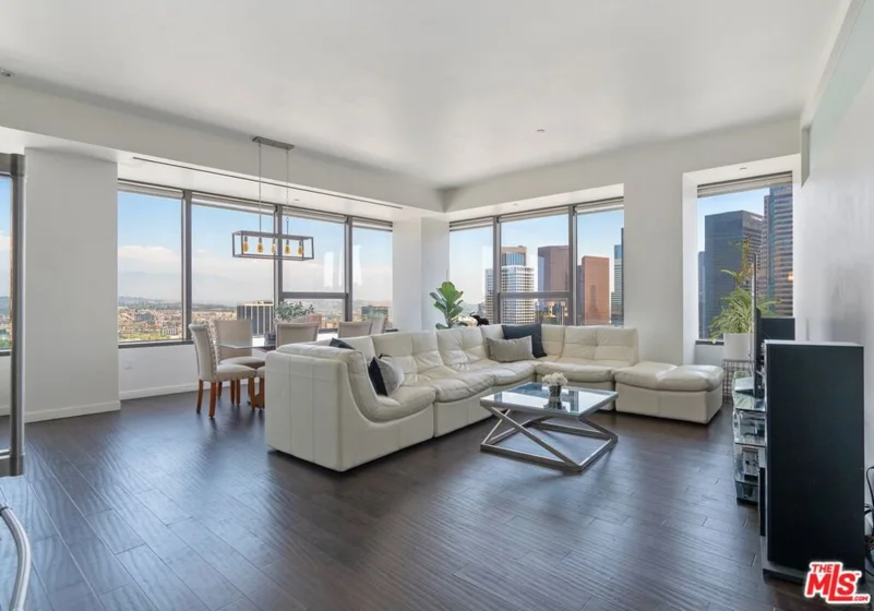1100 Wilshire Boulevard #2806 photo 1