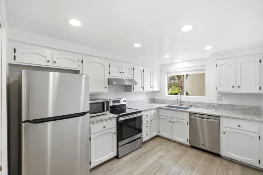 6675 Paseo Del Norte #E photo 10