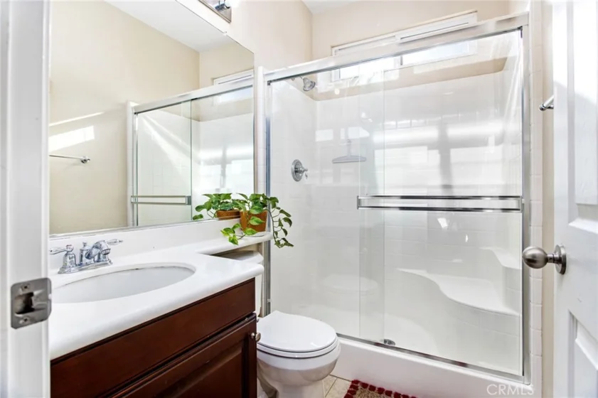 22862 Montanya photo 55