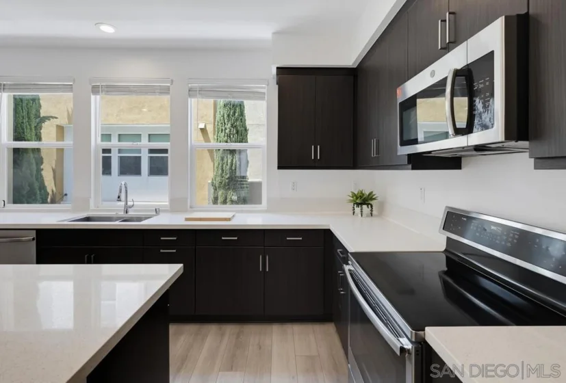 745 Shoreline Road photo 18
