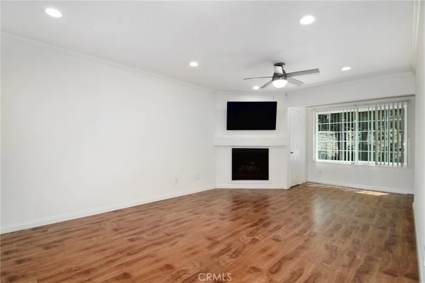 5525 Canoga Avenue #124 photo 6