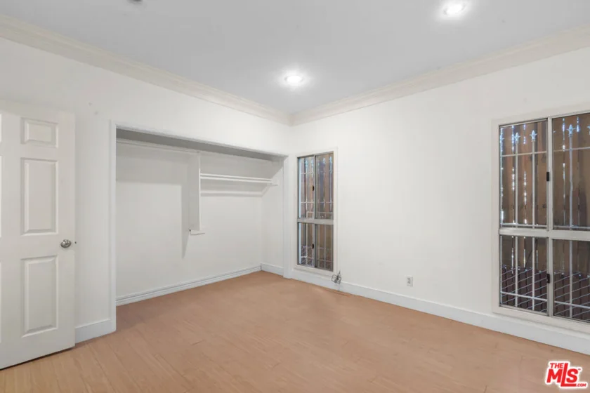 822 S Windsor Boulevard #102 photo 25