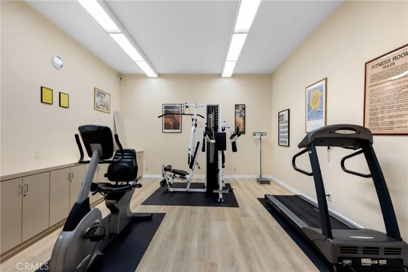6021 Lindley Avenue #12 photo 32