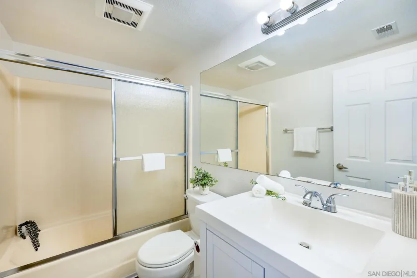 440 Citracado Parkway #5 photo 23