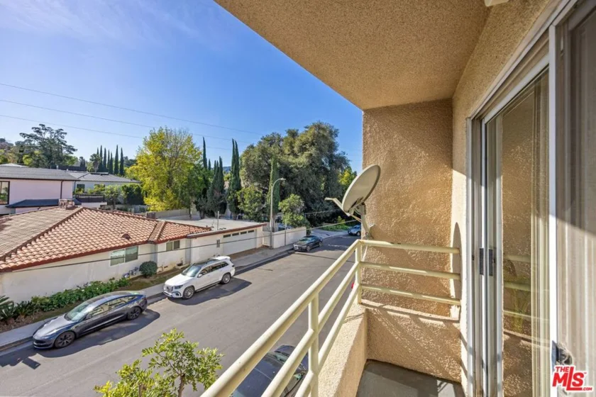 4549 Haskell Avenue #1 photo 20