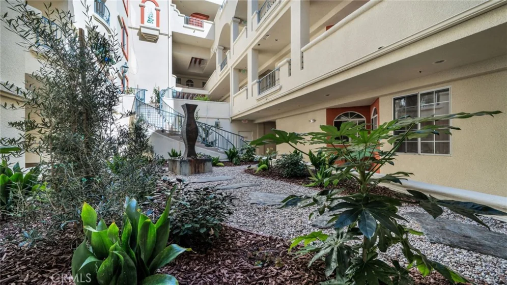 7218 Hillside Avenue #202 photo 25