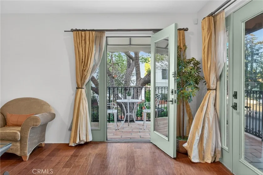 4301 Los Feliz #12 photo 22