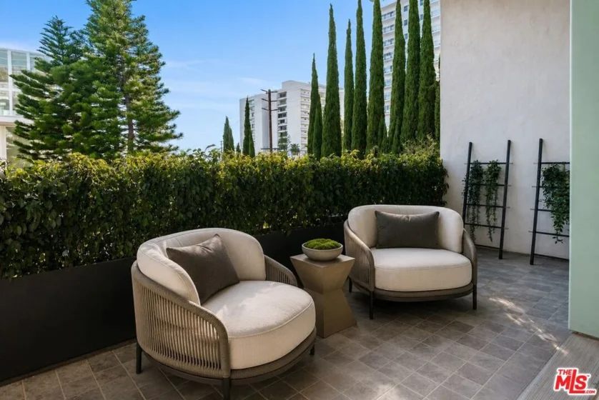 1152 N La Cienega Boulevard #201 photo 5
