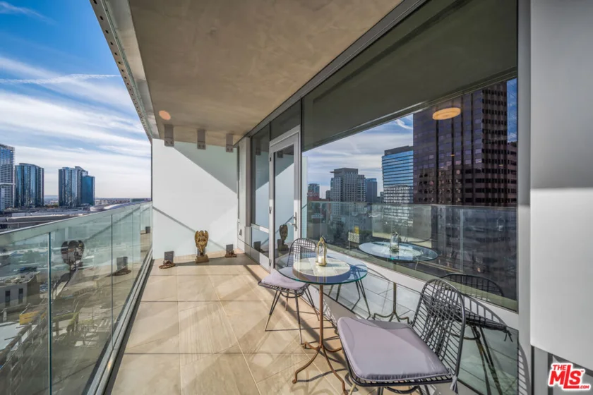 877 Francisco Street ##1715 photo 16