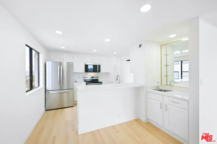 10535 Wilshire Boulevard #1803 photo 15