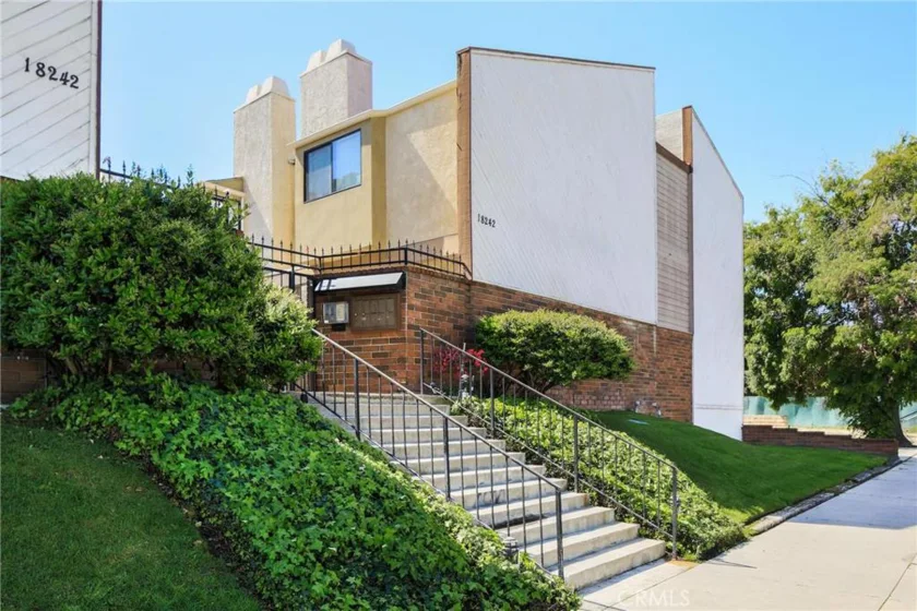 18242 Burbank Boulevard #7 photo 1