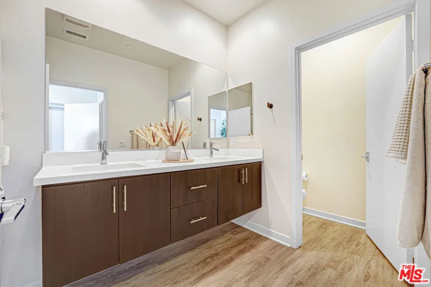 3945 Eagle Rock Boulevard #50 photo 3