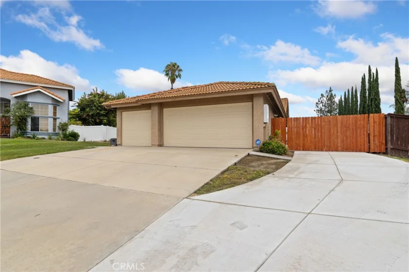 39560 Glenwood Court photo 2