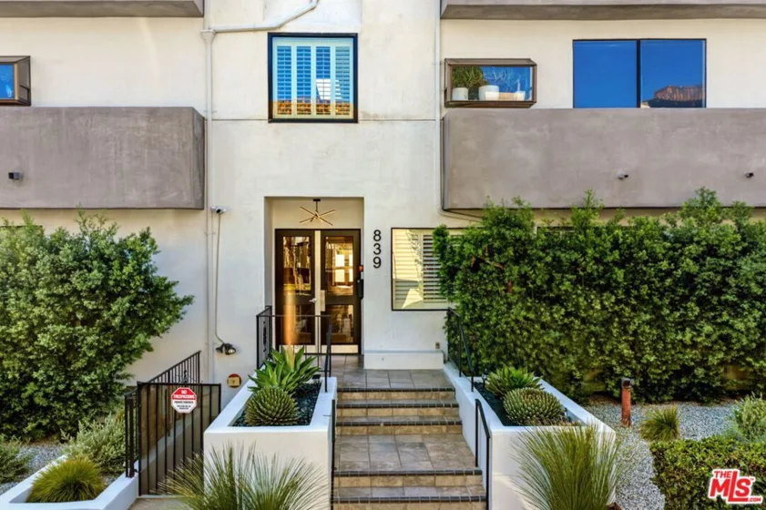 839 Larrabee Street #2 photo 37